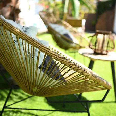 Bed & Breakfast Kharisma 4*