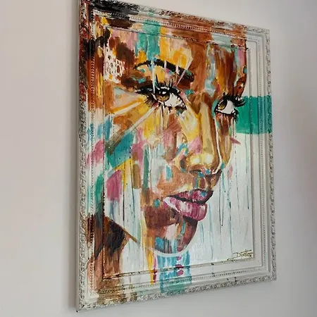 Bed & Breakfast Kharisma 4*