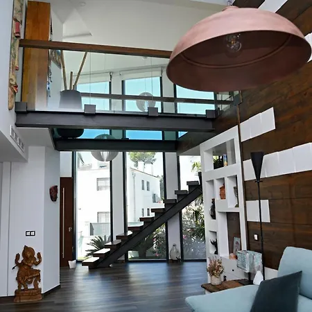 Kharisma Bed & Breakfast